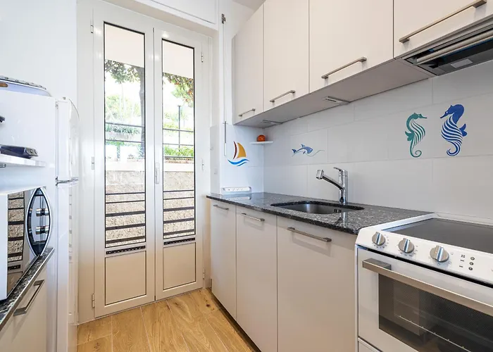 Bellochio - 2bdr With Sea View - Ac - Parking * Menton