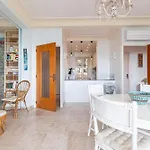 Bellochio - 2bdr With Sea View - Ac - Parking Μεντόν