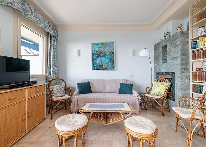 Bellochio - 2bdr With Sea View - Ac - Parking Menton