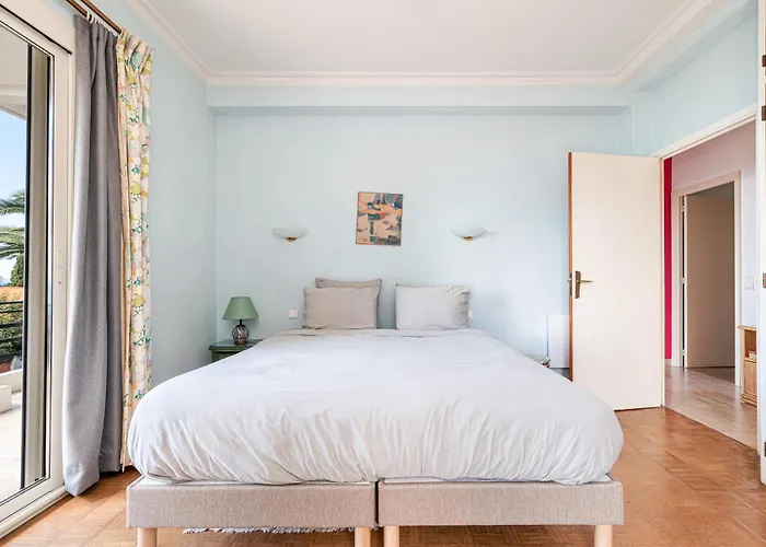 Bellochio - 2bdr With Sea View - Ac - Parking * מנטון